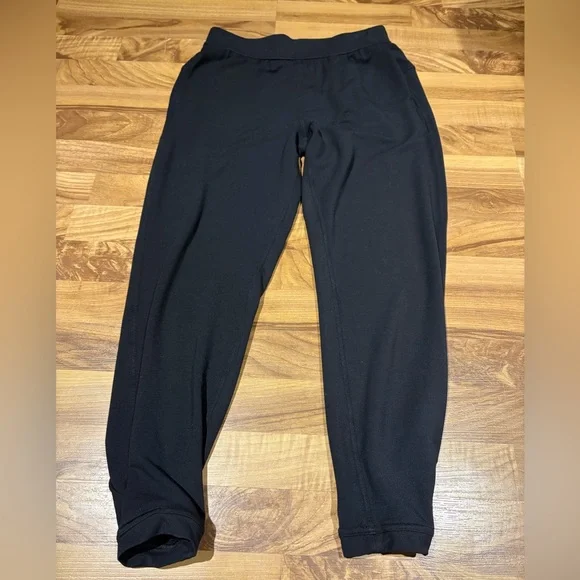 Lululemon Twisted & Tucked Pant 25" Black Size 4 - Picture 4 of 9